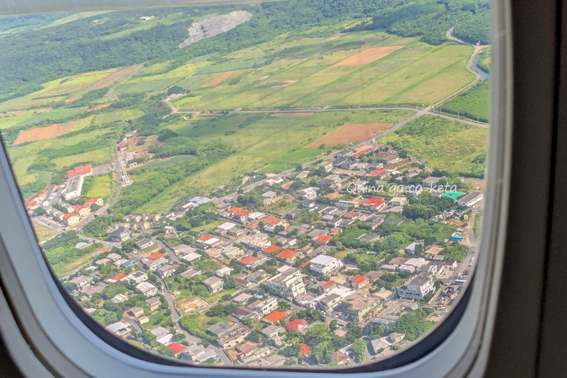 石垣空港行きのRACから見えた与那国島祖納集落 石垣空港行きのRACから見えた与那国島祖納集落