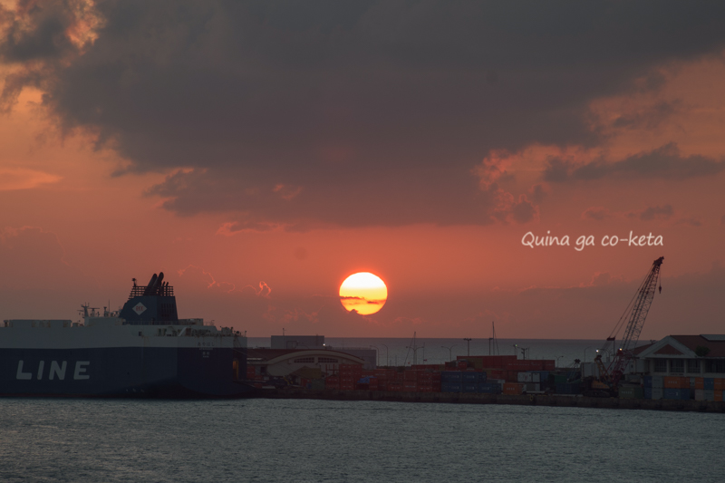 2025年7月3日19時32分。夕日にすこし雲がかかり始める(サザンゲートブリッジにて) 2025年7月3日19時32分。夕日にすこし雲がかかり始める(サザンゲートブリッジにて)