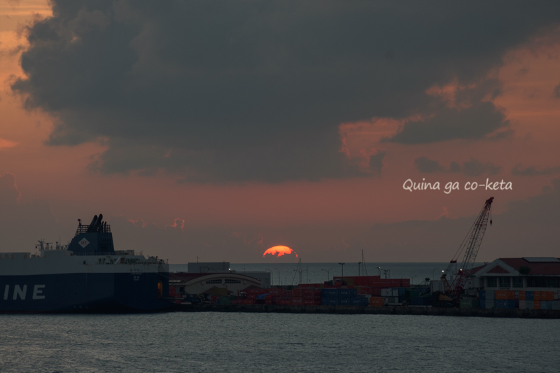 2025年7月3日19時34分。雲の中に消えていく夕日(サザンゲートブリッジにて) 2025年7月3日19時34分。雲の中に消えていく夕日(サザンゲートブリッジにて)